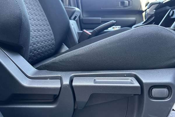 2024 Mitsubishi Triton GLX MV 4X4