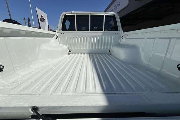 2024 Mitsubishi Triton GLX MV 4X4