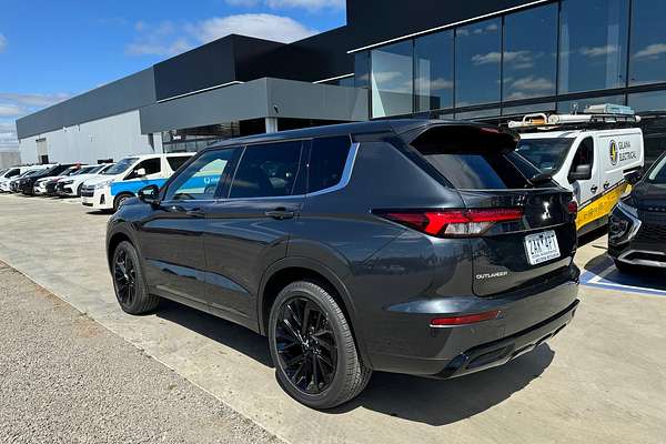 2024 Mitsubishi Outlander Black Edition ZM