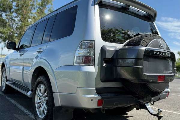 2013 Mitsubishi Pajero VR-X NW