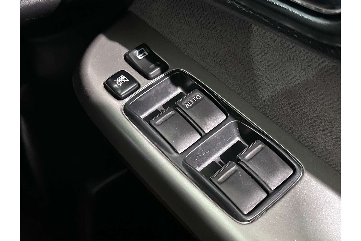 2012 Nissan Patrol ST GU 8