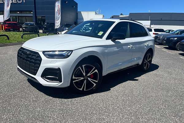 2024 Audi Q5 45 TFSI Dynamic Black FY