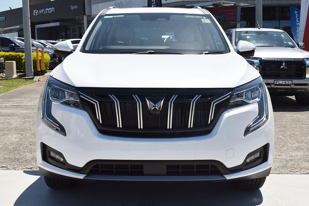 2024 Mahindra XUV700 AX7L