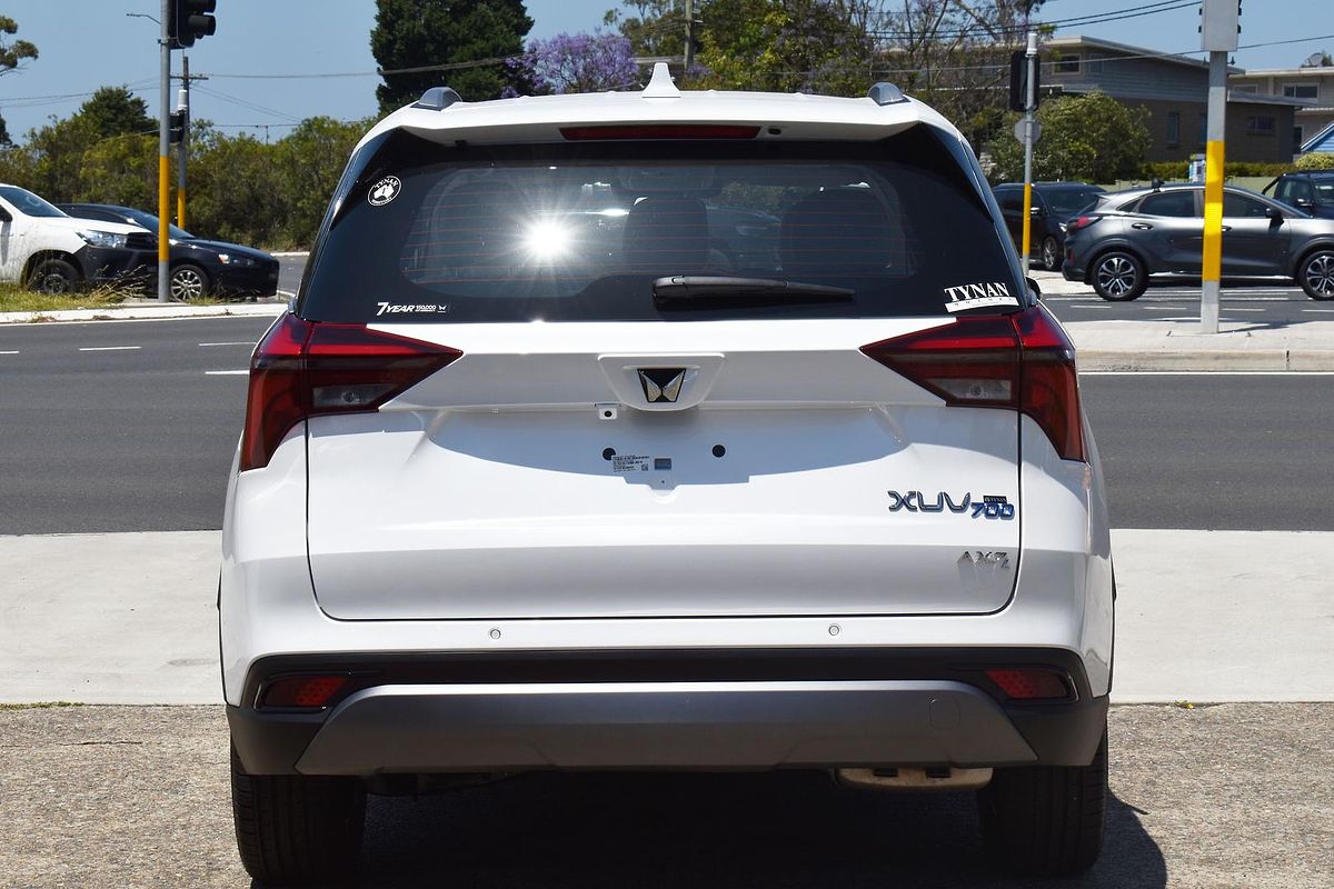 2024 Mahindra XUV700 AX7L