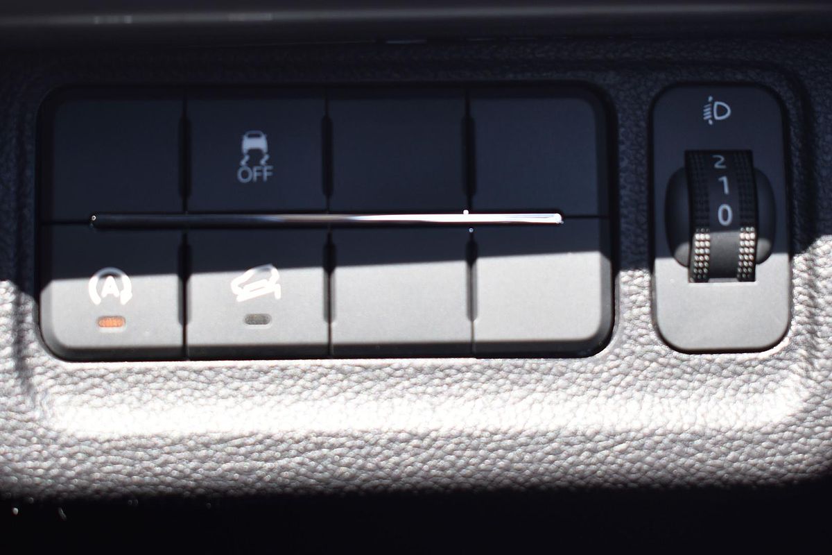 2024 Mahindra XUV700 AX7L