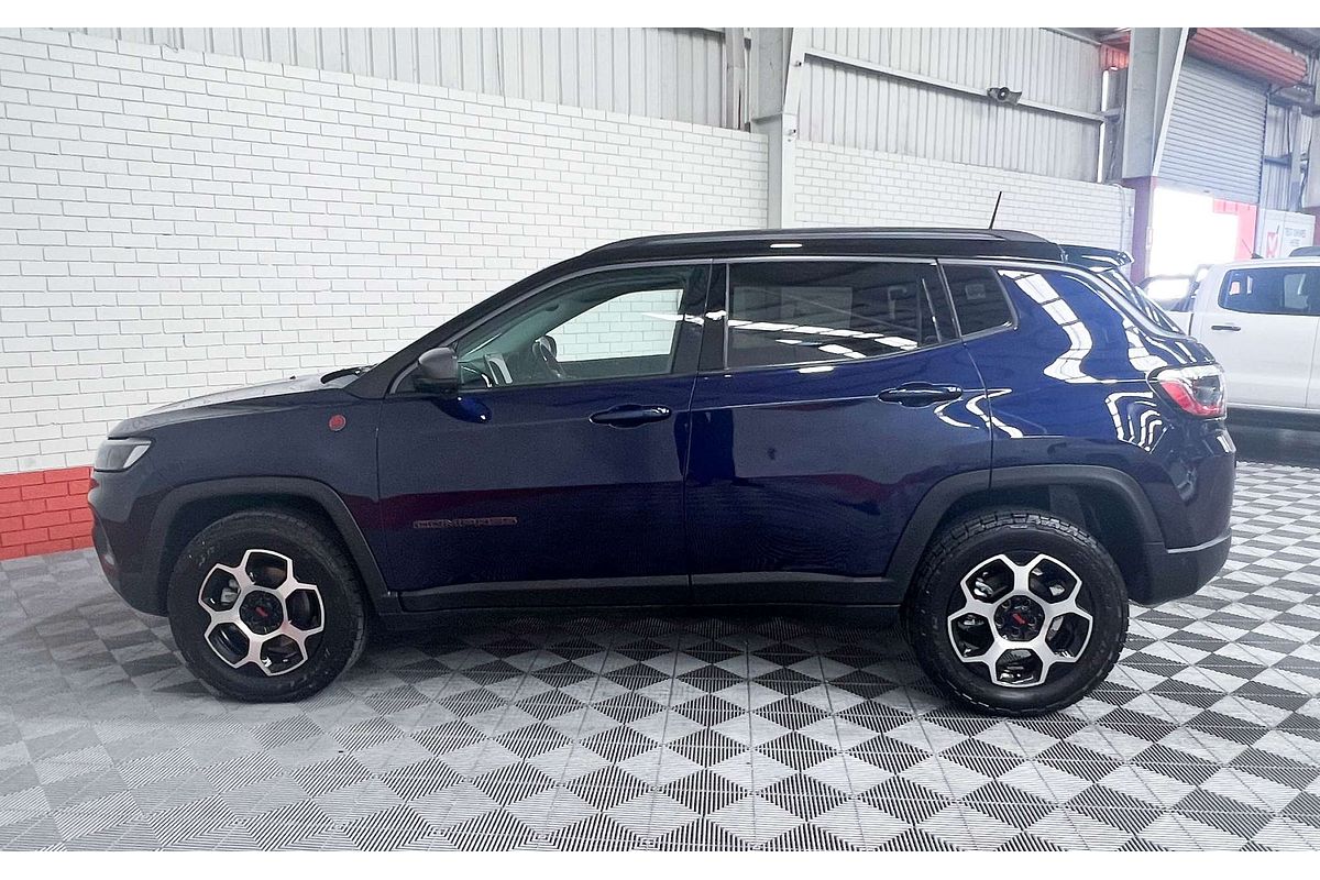 2023 Jeep Compass Trailhawk M6
