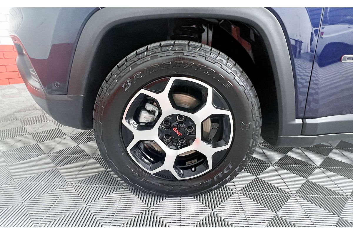 2023 Jeep Compass Trailhawk M6