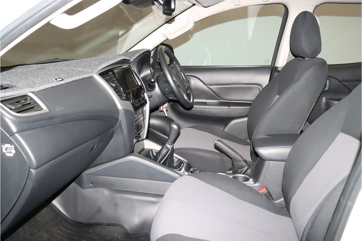 2019 Mitsubishi Triton GLX+ MR 4X4