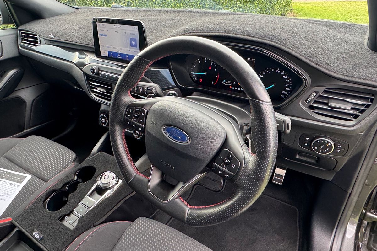 2018 Ford Focus ST-Line SA