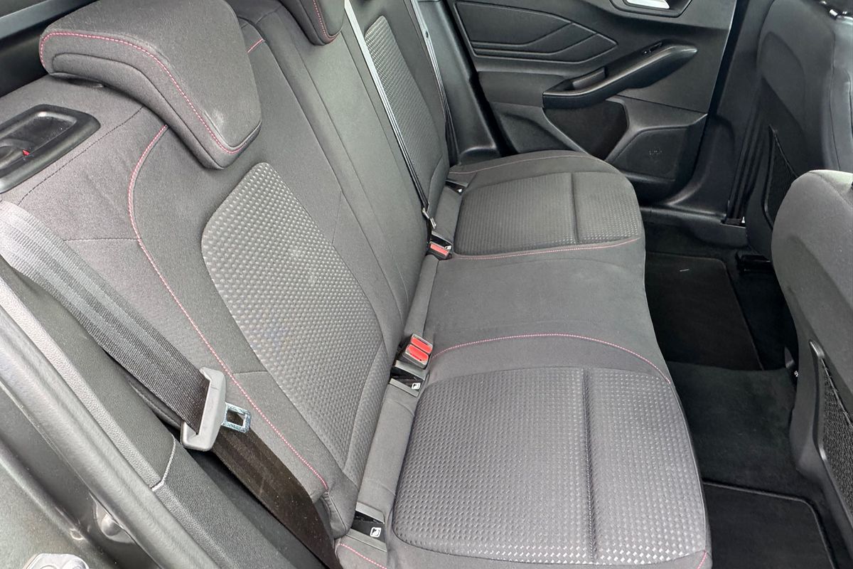 2018 Ford Focus ST-Line SA