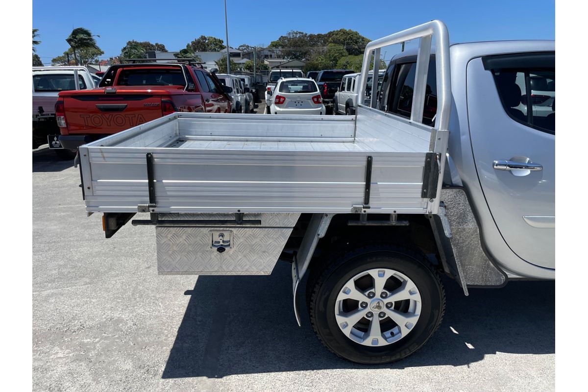 2015 Mitsubishi Triton GLX-R MN 4X4