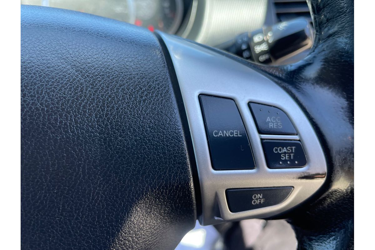 2015 Mitsubishi Triton GLX-R MN 4X4