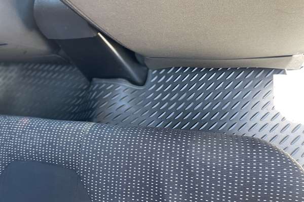 2015 Mitsubishi Triton GLX-R MN 4X4