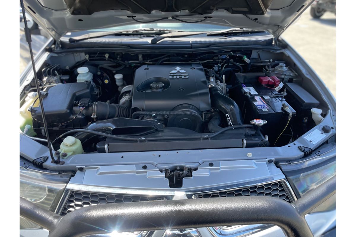 2015 Mitsubishi Triton GLX-R MN 4X4