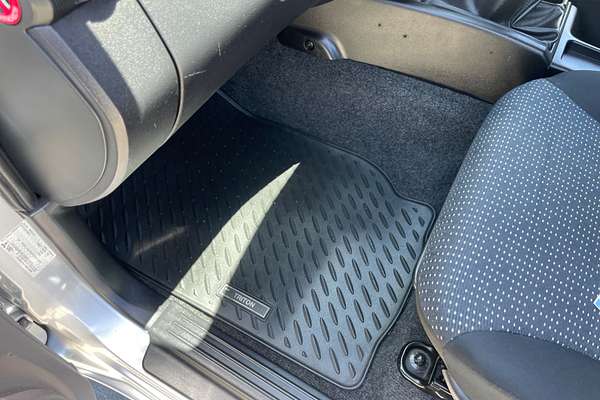 2015 Mitsubishi Triton GLX-R MN 4X4