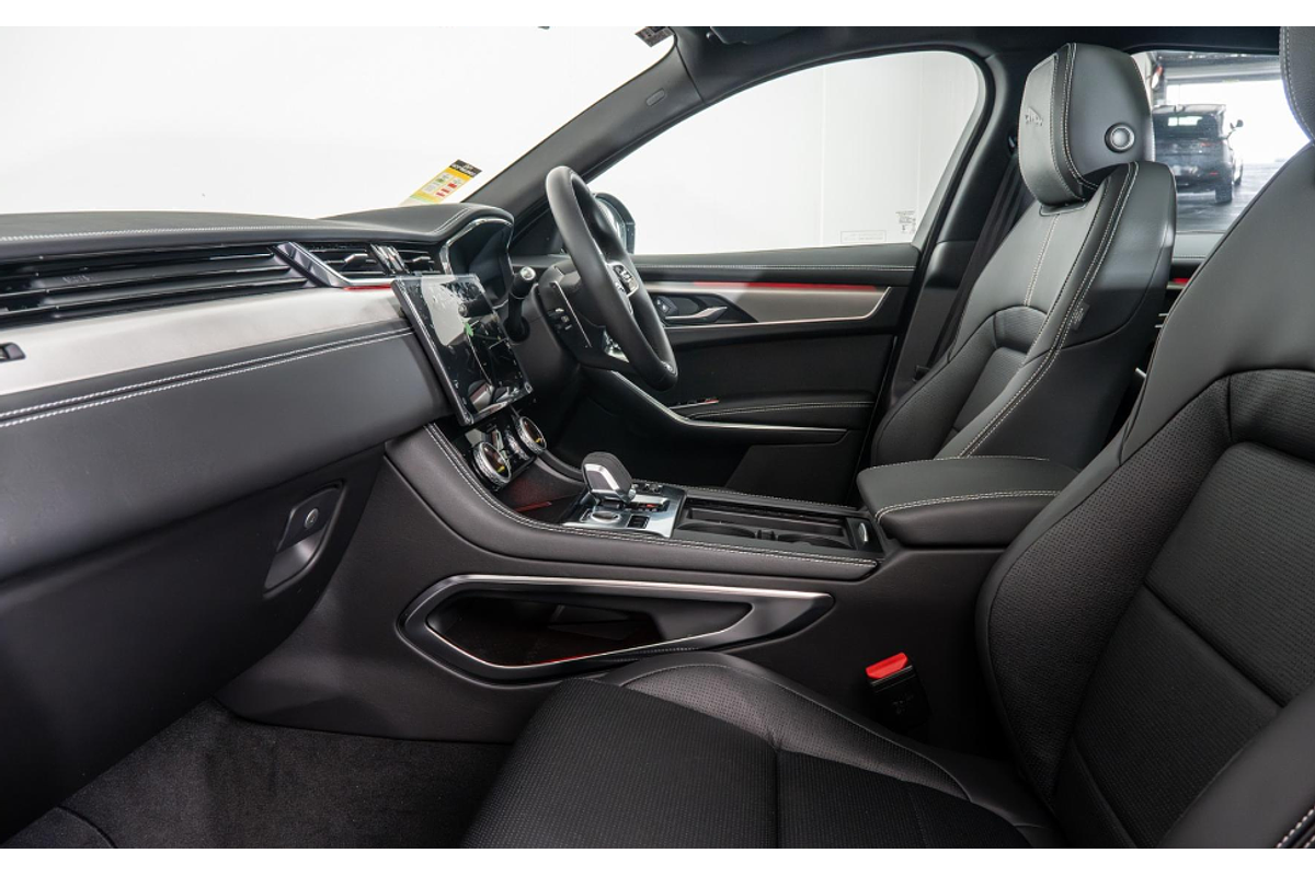 2024 Jaguar F-PACE P250 R-Dynamic SE X761