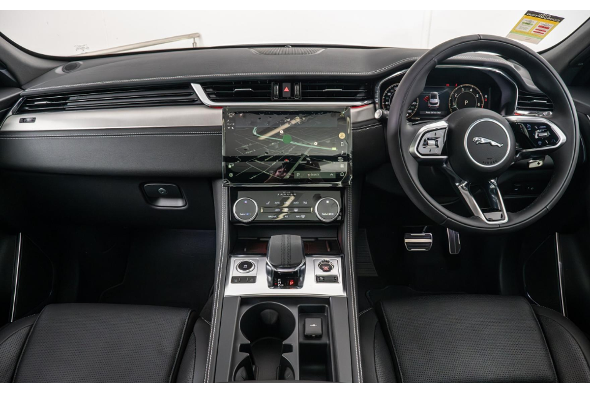 2024 Jaguar F-PACE P250 R-Dynamic SE X761