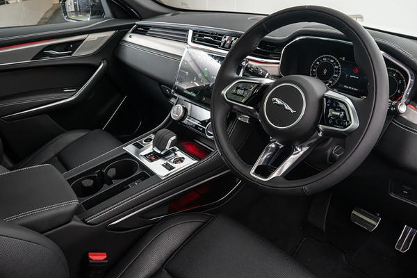 2024 Jaguar F-PACE P250 R-Dynamic SE X761