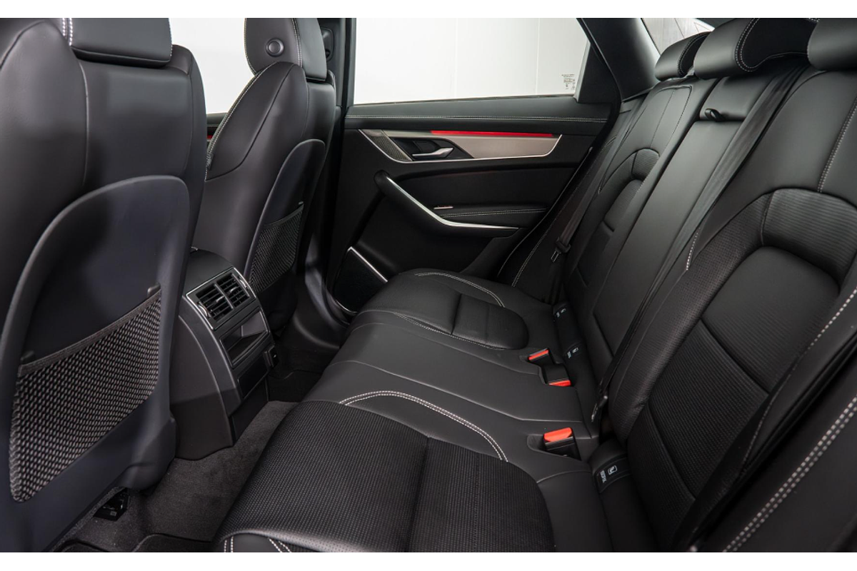 2024 Jaguar F-PACE P250 R-Dynamic SE X761