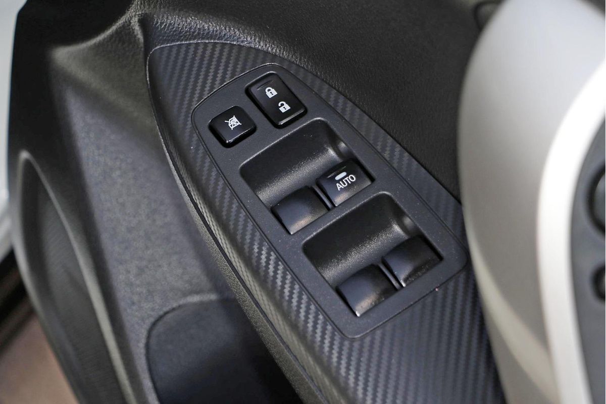 2021 Mitsubishi Eclipse Cross PHEV ES YB