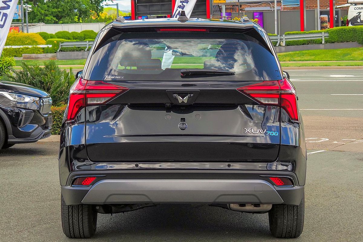 2024 Mahindra XUV700 AX7L Black Edition