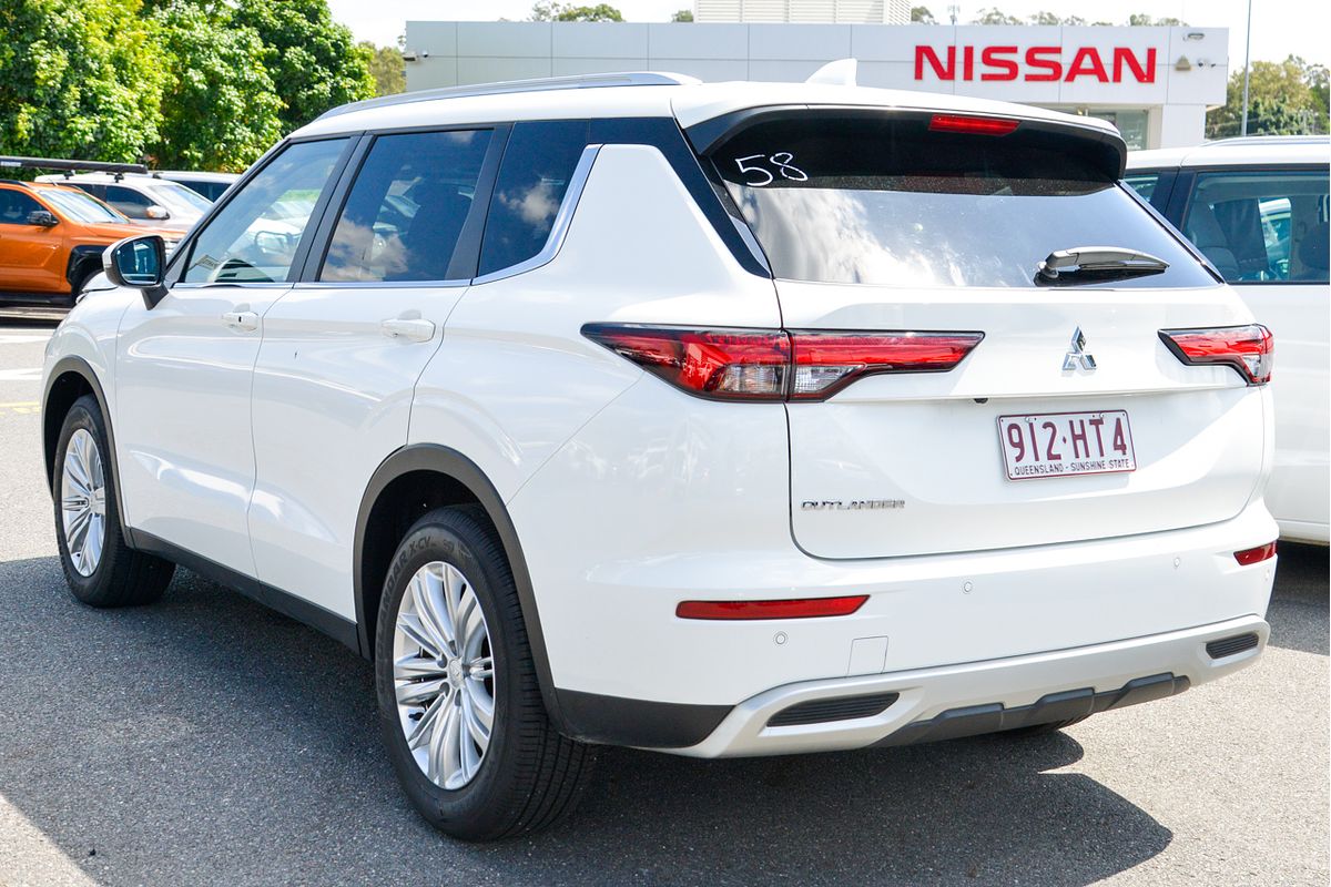 2023 Mitsubishi Outlander LS ZM