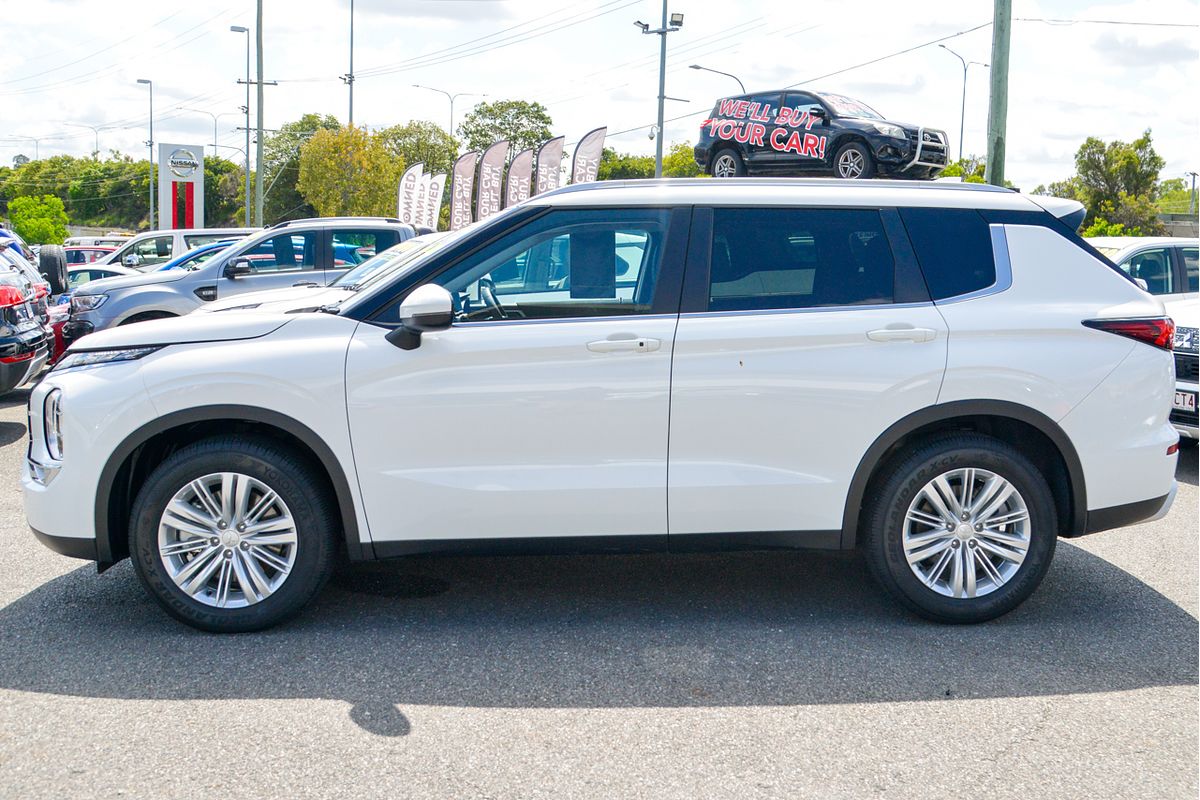 2023 Mitsubishi Outlander LS ZM