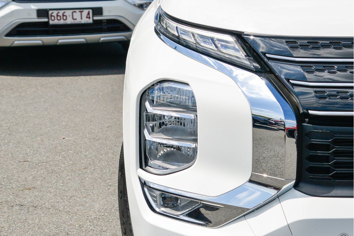 2023 Mitsubishi Outlander LS ZM