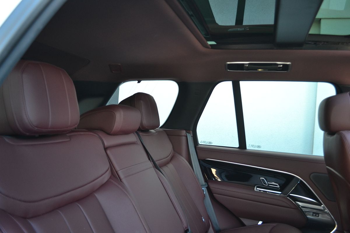 2024 Land Rover Range Rover D350 HSE L460