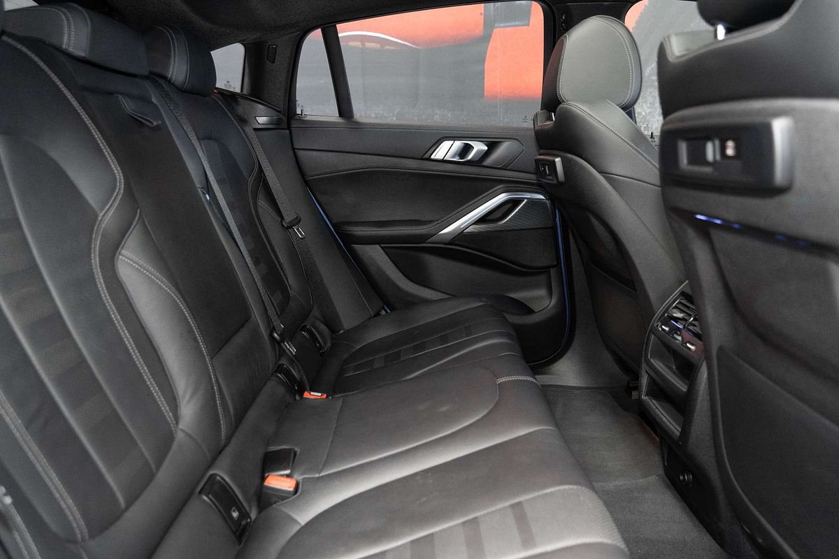 2020 BMW X6 xDrive40i M Sport G06