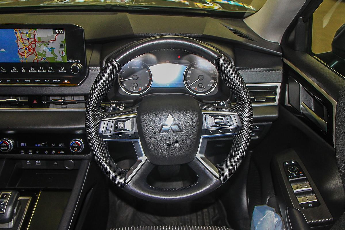 2022 Mitsubishi Outlander LS ZM