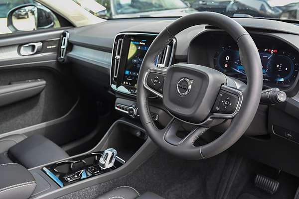 2024 Volvo XC40 Ultra B4 Bright