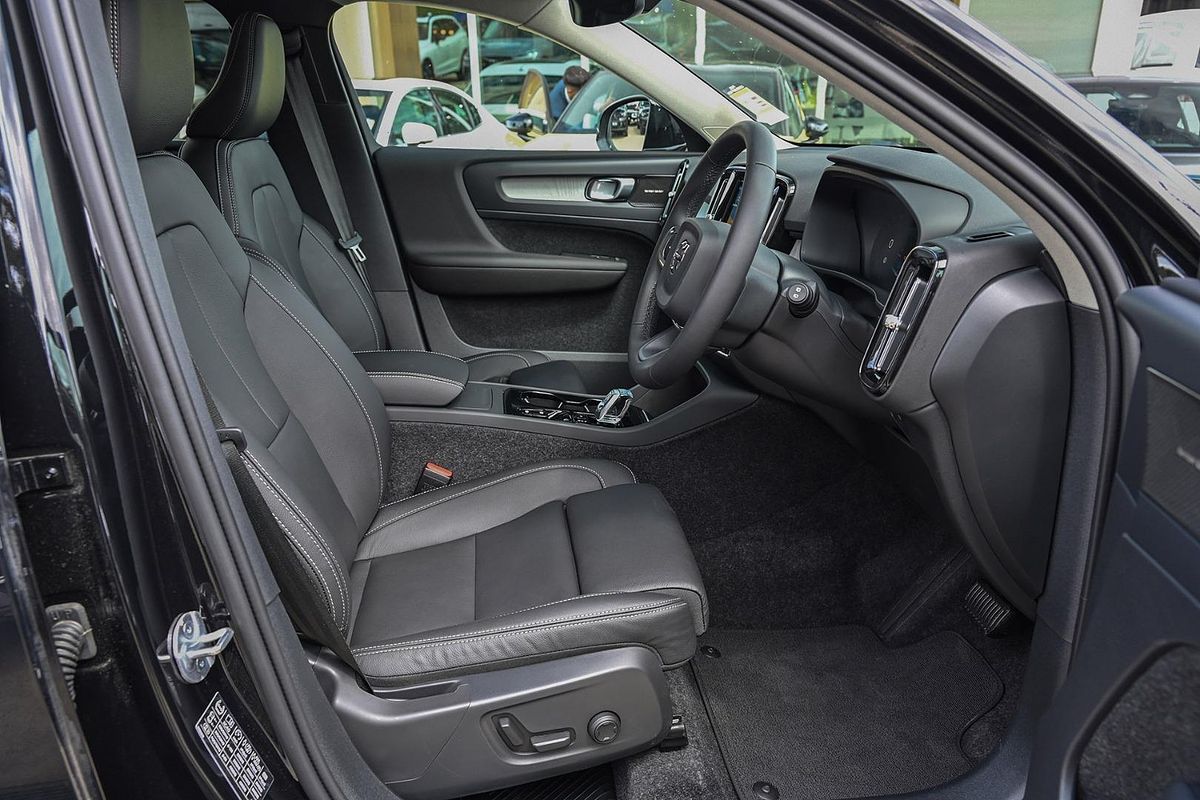 2024 Volvo XC40 Ultra B4 Bright