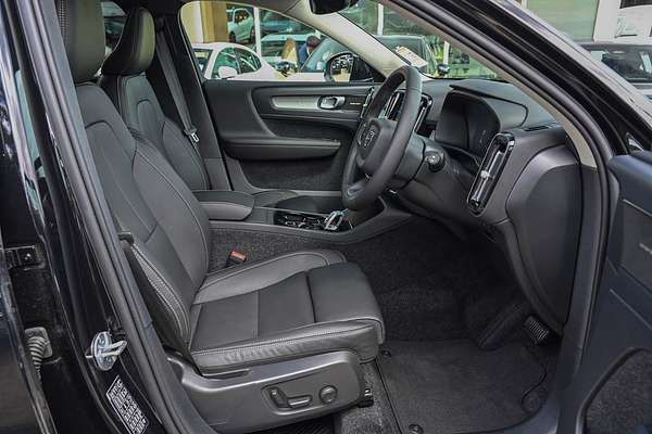 2024 Volvo XC40 Ultra B4 Bright