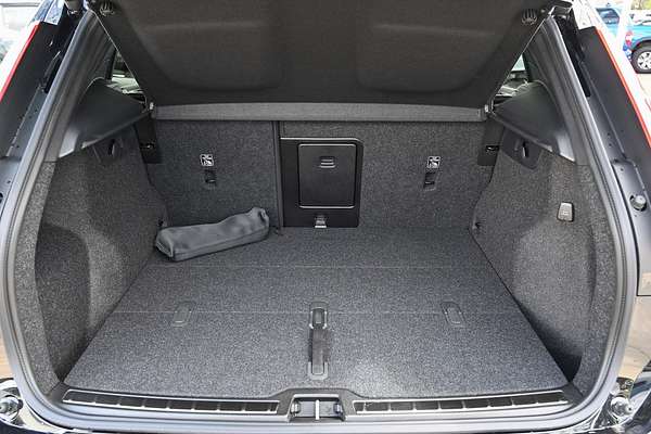 2024 Volvo XC40 Ultra B4 Bright