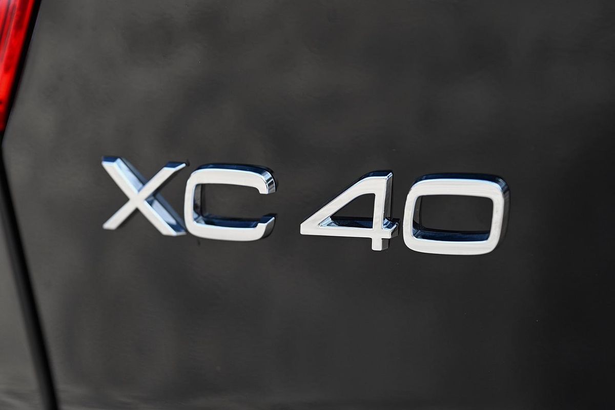 2024 Volvo XC40 Ultra B4 Bright