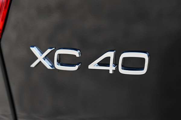 2024 Volvo XC40 Ultra B4 Bright