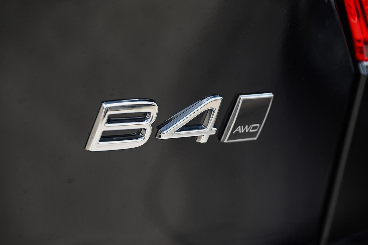 2024 Volvo XC40 Ultra B4 Bright