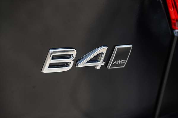 2024 Volvo XC40 Ultra B4 Bright