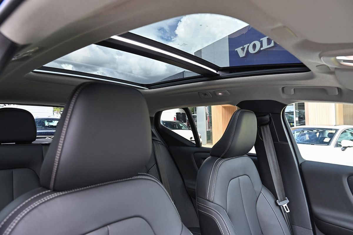 2024 Volvo XC40 Ultra B4 Bright