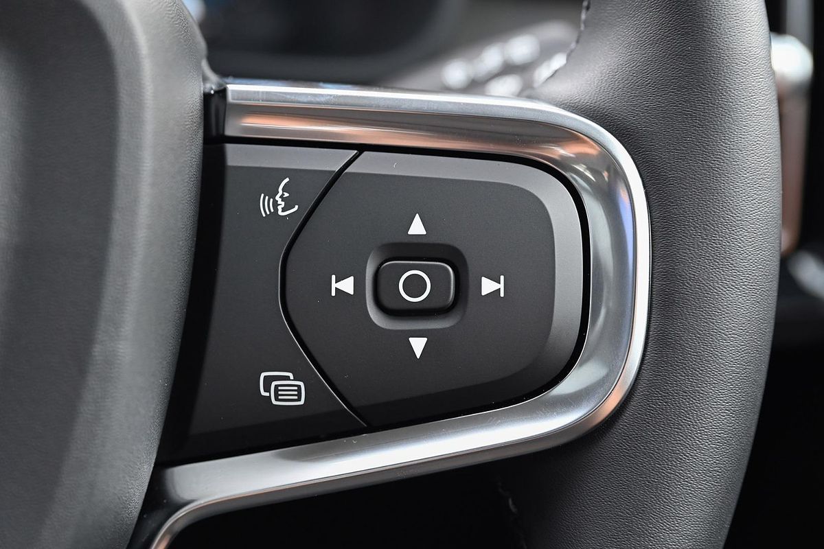 2024 Volvo XC40 Ultra B4 Bright