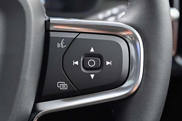 2024 Volvo XC40 Ultra B4 Bright
