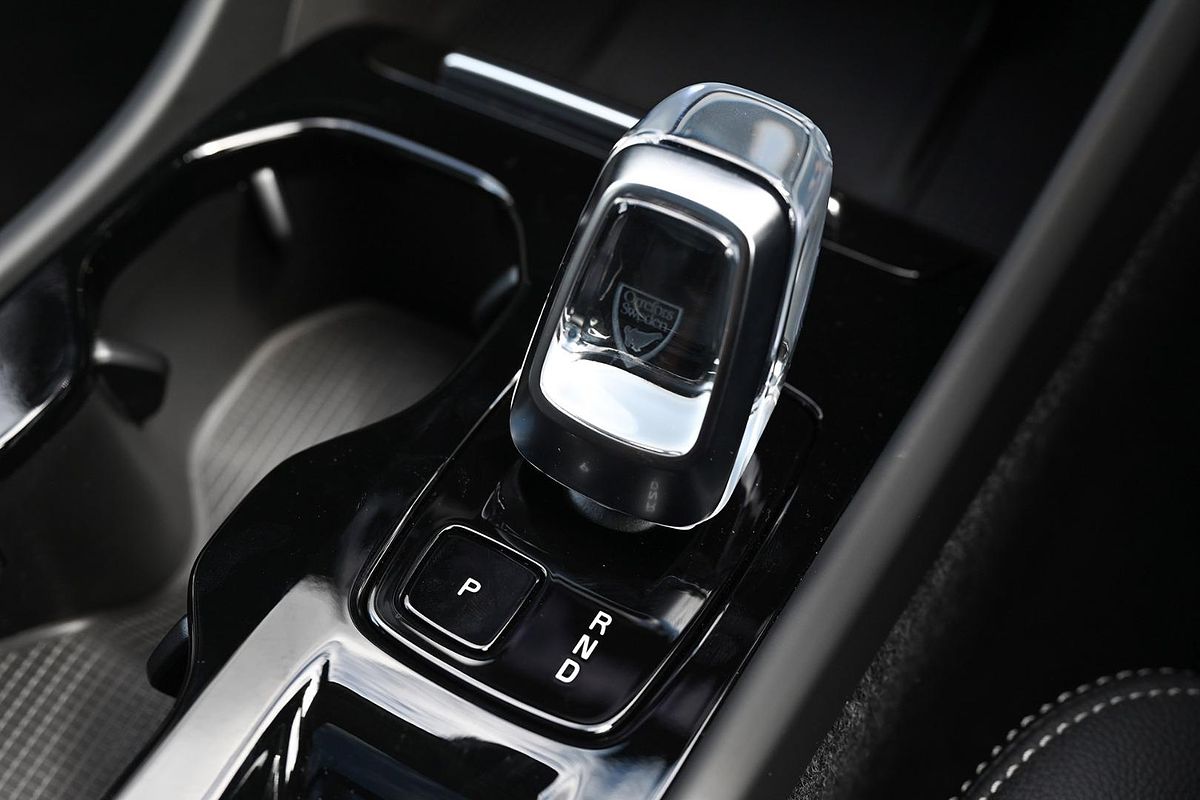 2024 Volvo XC40 Ultra B4 Bright