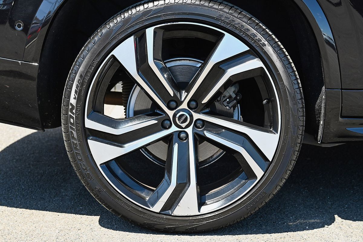 2020 Volvo XC90 T6 R-Design