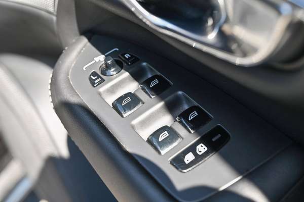 2020 Volvo XC90 T6 R-Design