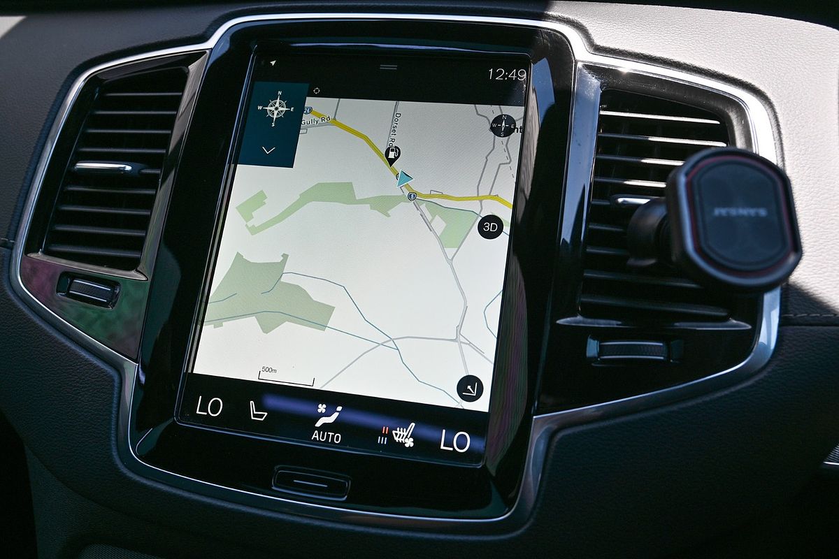 2020 Volvo XC90 T6 R-Design