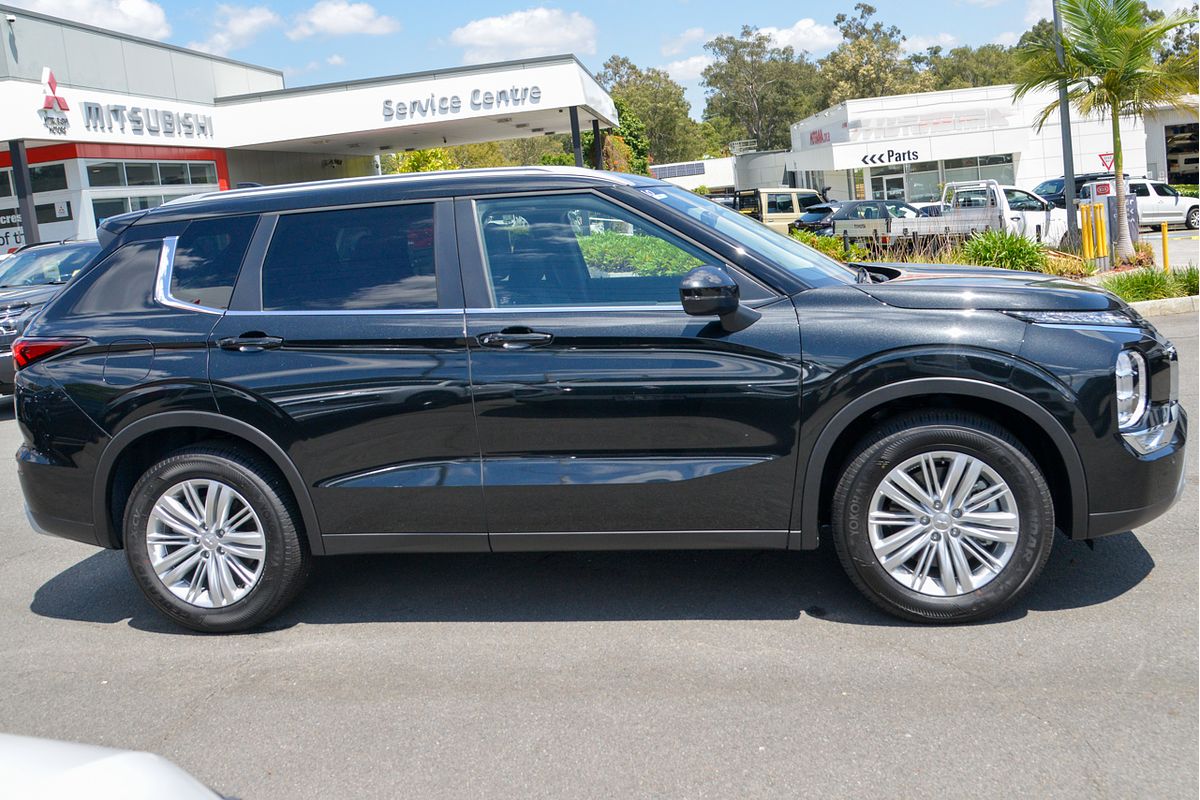 2024 Mitsubishi Outlander LS ZM