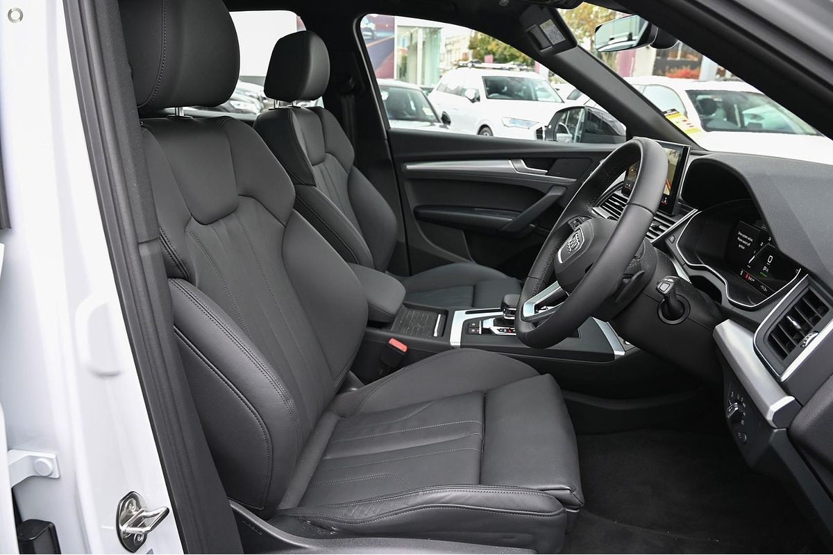 2024 Audi Q5 40 TDI Sport FY