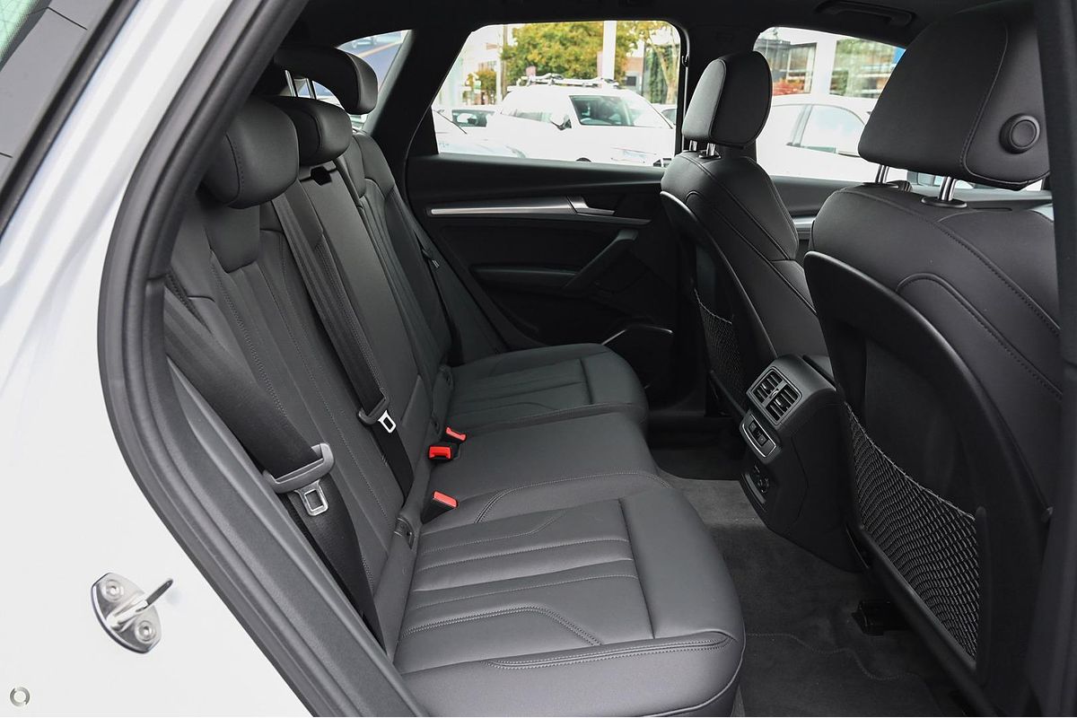2024 Audi Q5 40 TDI Sport FY