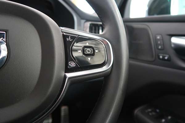 2021 Volvo XC60 B6 R-Design